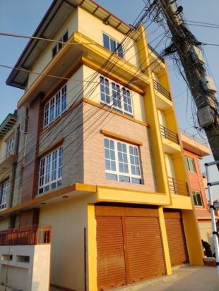 Spacious 4-Floor House with Prime Roadside Location and Commercial Potential-image-3