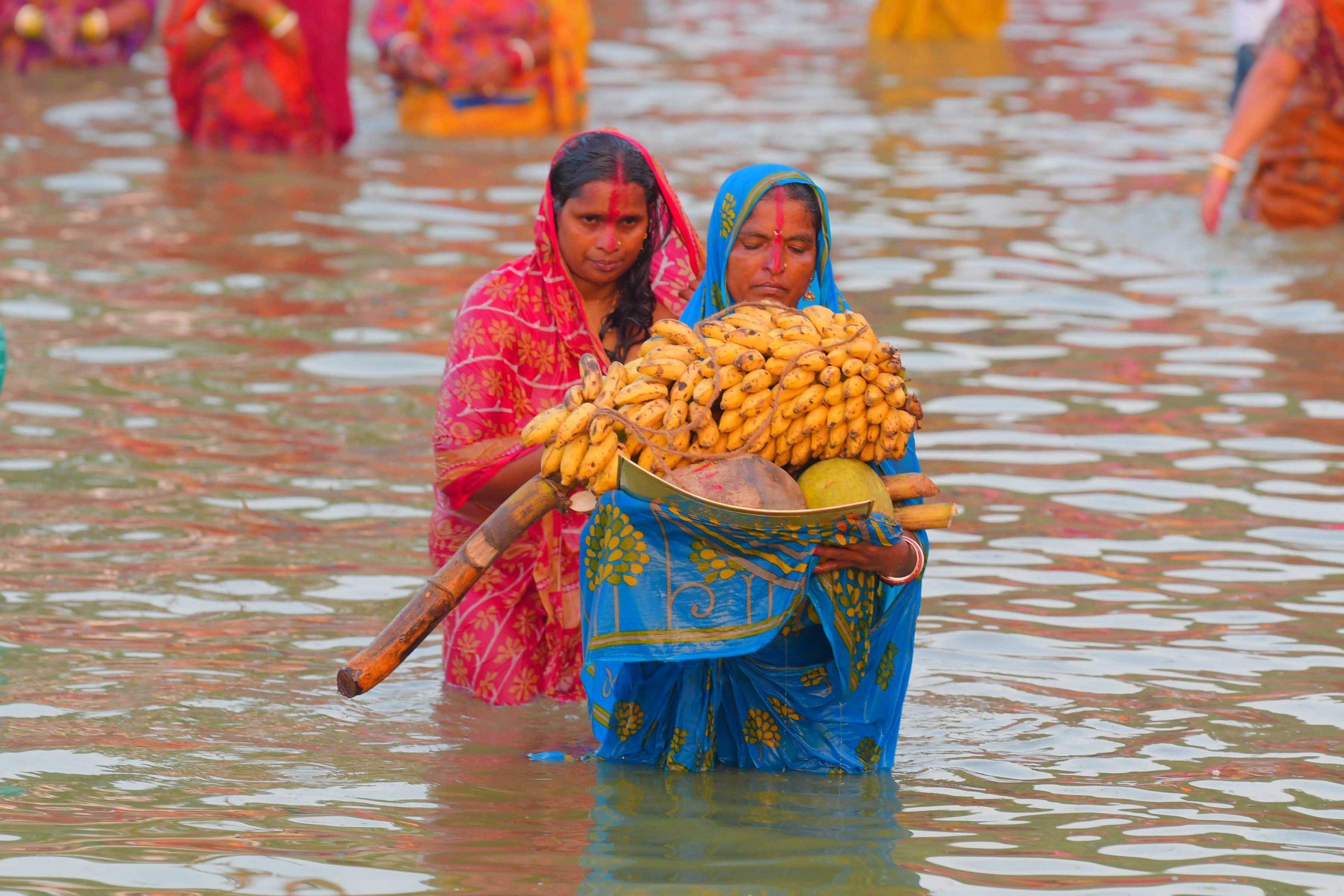 छठ पर्वको रौनक देशैभर, आज सूर्यको पुजा गरे मनोकामना पुरा हुने 