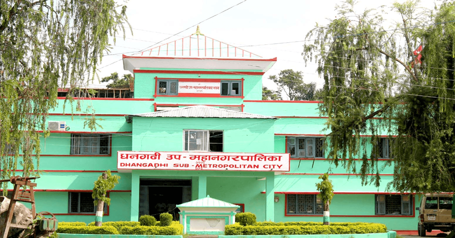 सार्वजनिक नाला मिचेर सडक बनाउँदै उपमहानगर