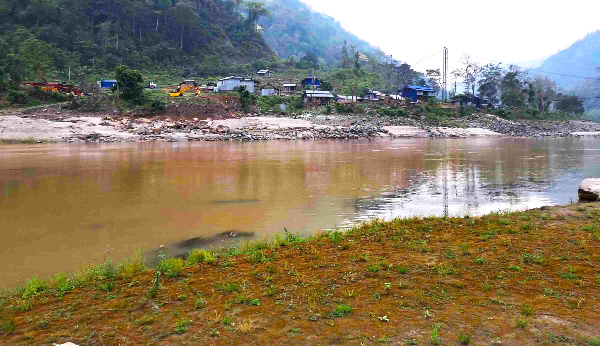 म्याद सकिन लाग्दा बंशिलाघाटमा पुलको जग बनाउन सुरु