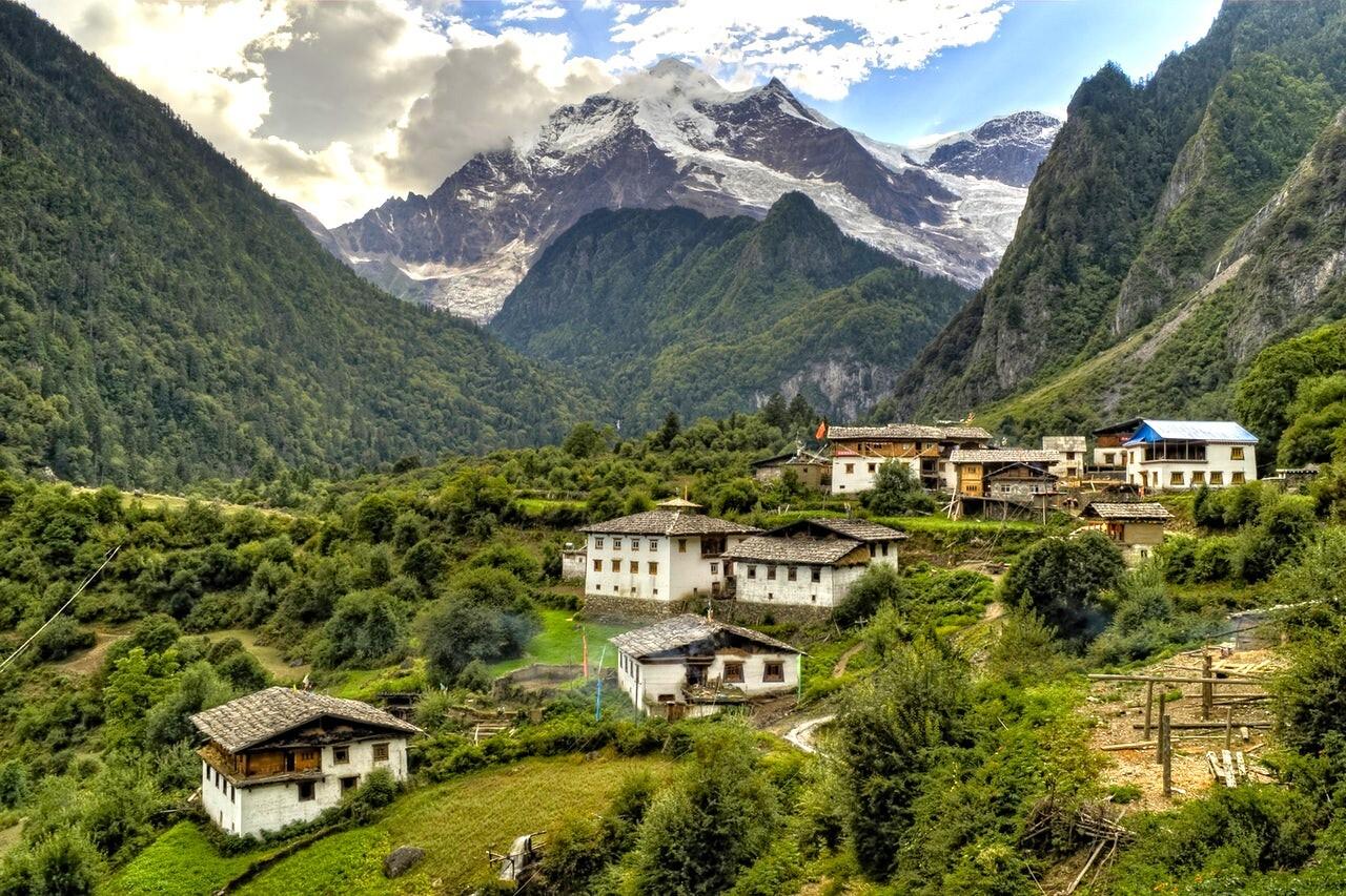 धमाधम खाली हुँदै गाउँः रित्तै छन् ५ लाख घर