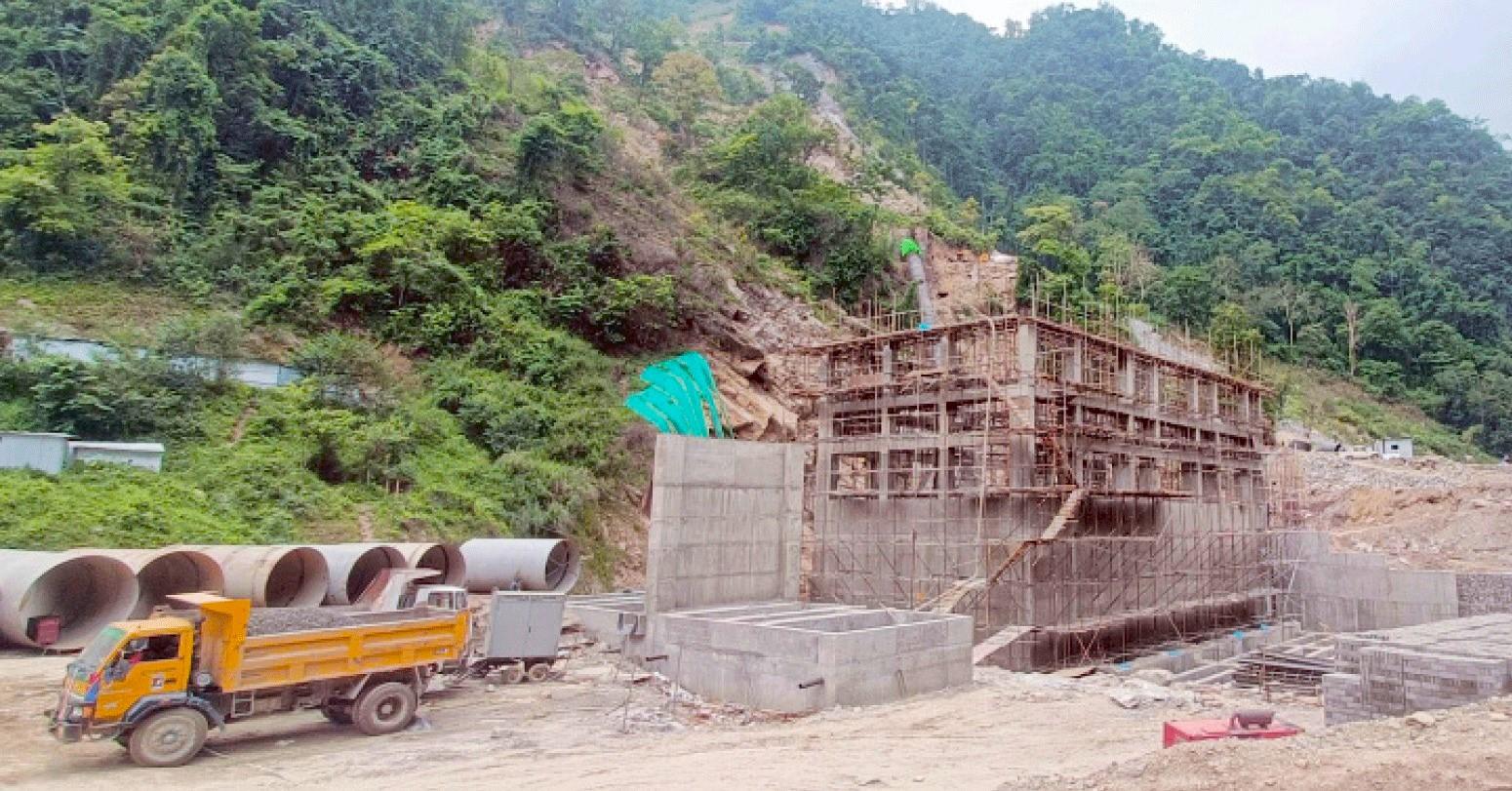 अनावश्यक मूल्य बढाएपछि मुआब्जा नदिई व्यक्तिको जग्गामा अर्बौंको पावरहाउस निर्माण हुँदै,
