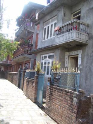 House on sale in Bhimsengola, Old Baneswor Saypatri Tole : House for Sale in Battisputali, Kathmandu-image-4