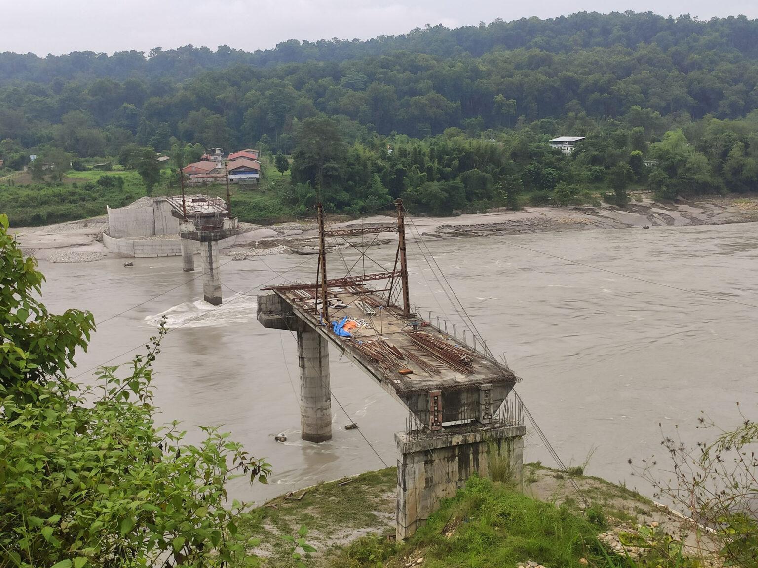 लागत बढ्यो, म्याद थपियो तर अझै बनेन चितवन र तनहुँ जोड्ने पुल