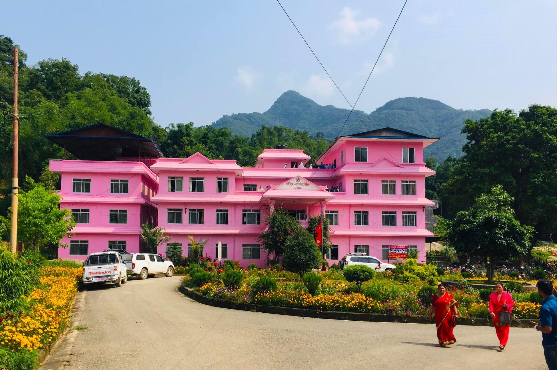 नेपालकै पहिलो गुलाबी सहरः जहाँ अन्य रंगका घरहरू किनबेच नै हुँदैनन्