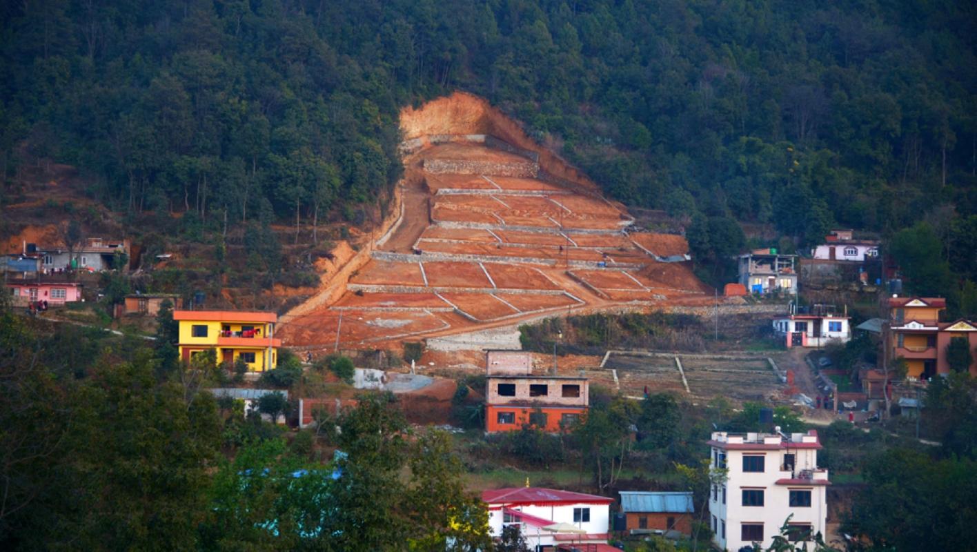 भिरालो जग्गा किन्नु लाभदायक कि जोखिमपूर्ण ? यस्ता छन् यसको फाइदा र बेफाइदा
