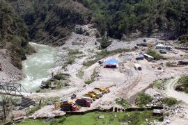 विद्युत प्रसारणलाइनका प्रभावितलाई जग्गाको मुआब्जा वितरण सुरु