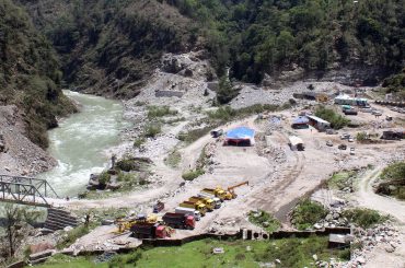 विद्युत प्रसारणलाइनका प्रभावितलाई जग्गाको मुआब्जा वितरण सुरु