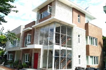 Earthquake-resistant houses