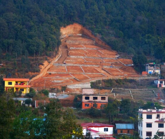 भिरालो जग्गा किन्नु लाभदायक कि जोखिमपूर्ण ? यस्ता छन् यसको फाइदा र बेफाइदा 