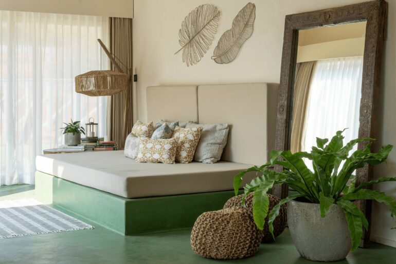 mirror vastu